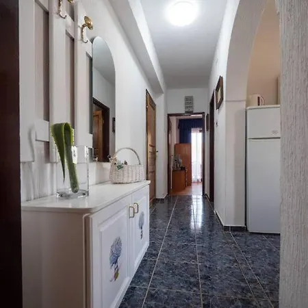 Holiday home Quaint 2 Bedroom