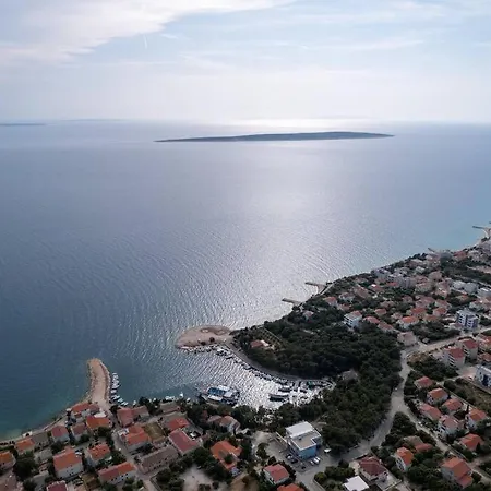 Quaint 2 Bedroom Holiday home *