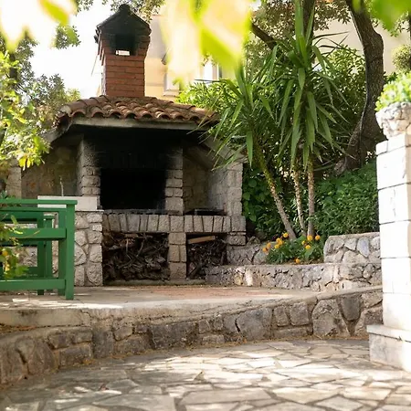 Quaint 2 Bedroom Hébergement de vacances