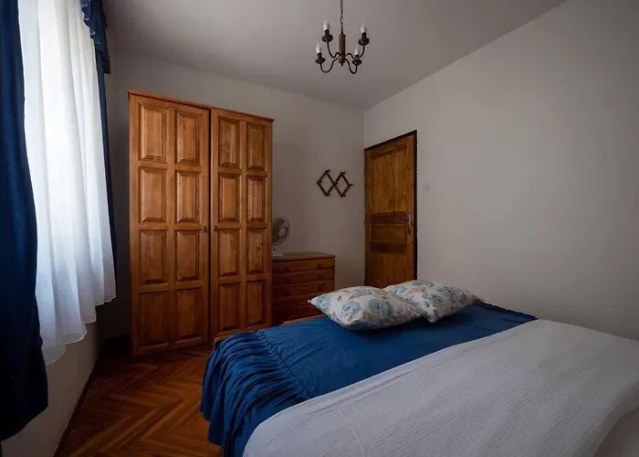 Quaint 2 Bedroom Mandre